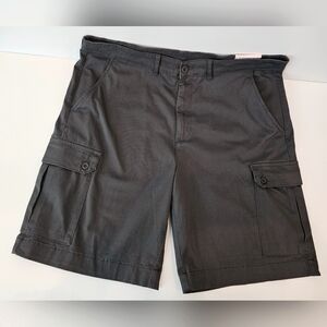 St. John's Bay Executive Gray Mid-Length Cargo Shorts Sz 38 NWT